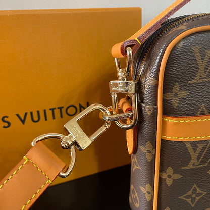 Louis Vuitton Monogram Canvas Crossbody Phone Bag Stylish Compact Accessory for Daily Use