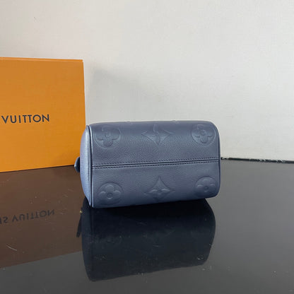 Elegant Louis Vuitton Speedy Bandoulière Bag In Navy Embossed Leather For Luxury Lovers
