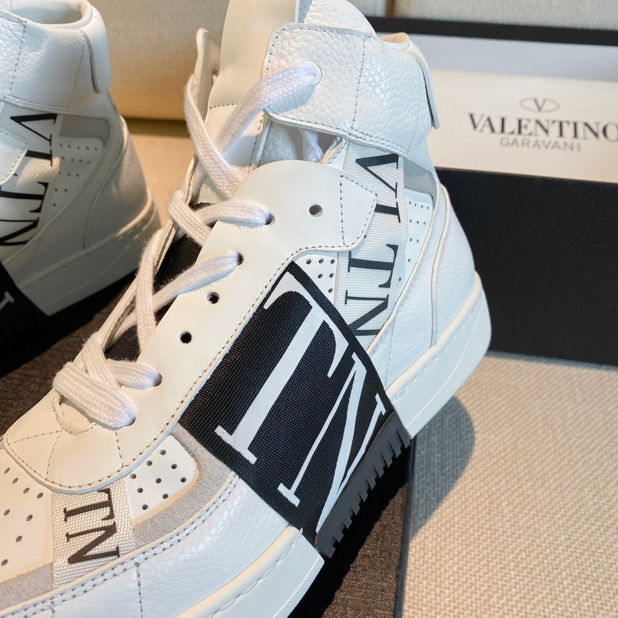 Valentino Men's Luxury Sneakers Fashion Mesh Design Casual Athletic Shoes