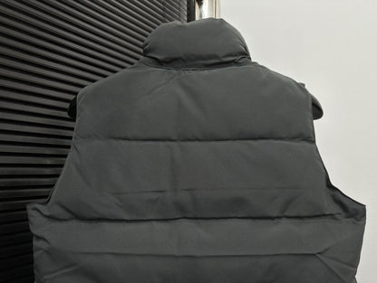 Canada Goose Dark Gray Down Vest: Stylish Warmth For Winter