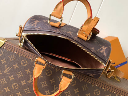 Classic Monogram Louis Vuitton Speedy Bandoulière Bag for Timeless Luxury Style