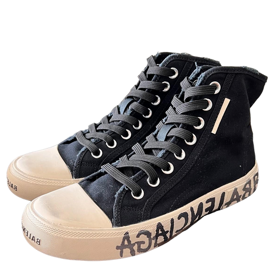 Balenciaga Unisex Black High-Top Canvas Sneakers with Brand Logo Sole for Timeless Luxury Streetwear