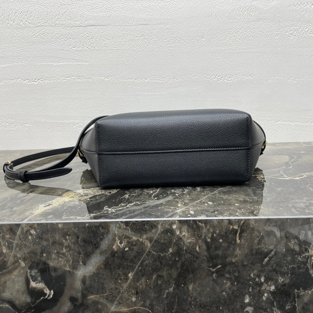 Gorgeous Black Celine CABAS ANAIS Handbag With Classic Logo 118613