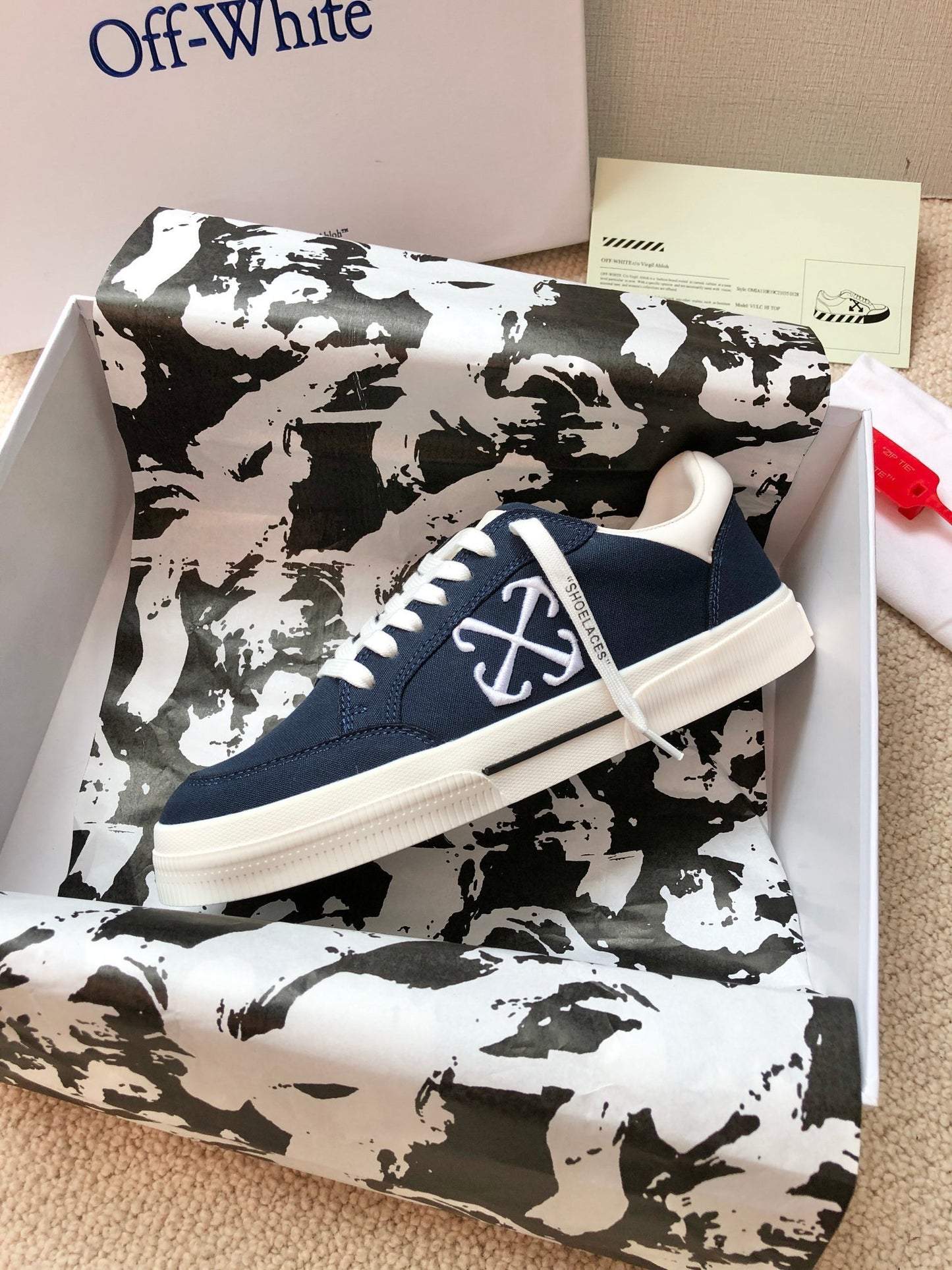Off-White Arrow Unisex Casual Sneakers