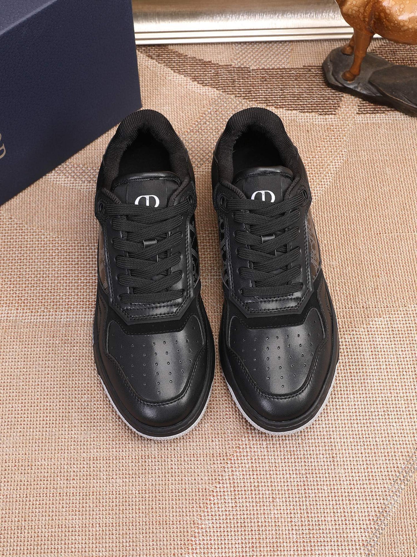 Dior Mens Sneakers Luxury Leather Casual Shoes With Oblique Pattern