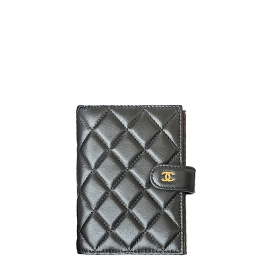 Chanel Black Quilted Leather Compact Wallet With Gold Tone CC Turn - Lock Closure AP3266