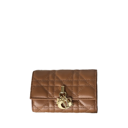 Chic Dior Wallet With Quilted Leather And Gold - Tone Logo Charm S0966ONMJ_M413