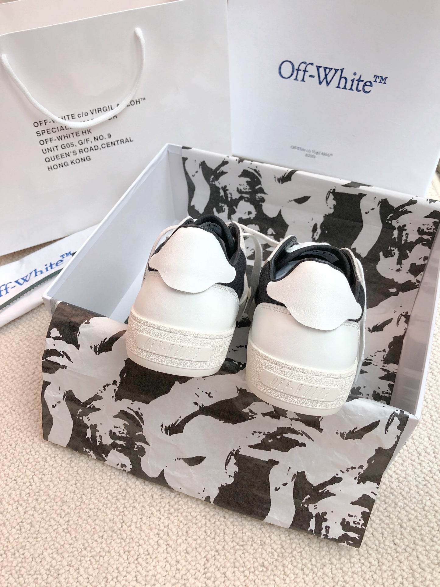 Off-White Arrow Unisex Casual Sneakers