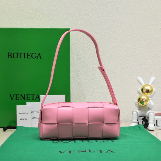 Elegant Bottega Veneta Woven Leather Shoulder Bag For Timeless Fashion Statements Product Code:9305