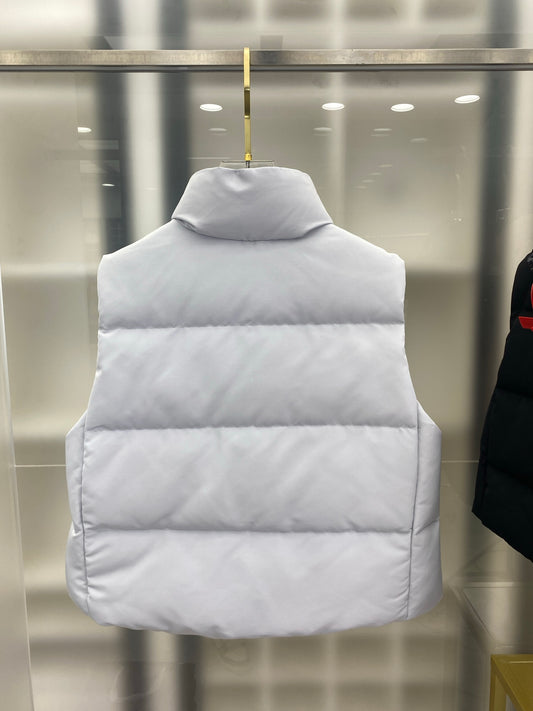 Women's White Canada Goose Style Down Vest: Timeless Warmth And Style
