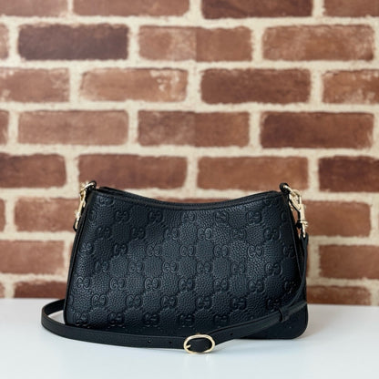 Gucci Black Embossed GG Leather Shoulder Bag with Chunky Gold - Tone Chain Strap 815263