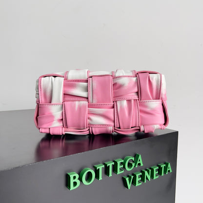 Bottega Veneta Pink And White Tie Dye Woven Leather Shoulder Bag For Trendy Fashionistas BV73622
