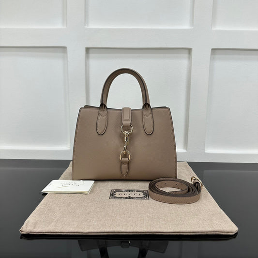 Gucci White Pebbled Leather Top Handle Bag With Silver Tone Hardware And Detachable Strap 795349