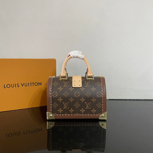 Exquisite Louis Vuitton Handbag with Iconic Monogram and Luxe Details