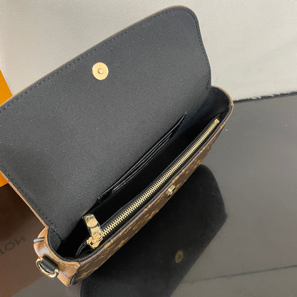 Louis Vuitton Wallet On Chain Ivy Bag Iconic Monogram Design Luxury Crossbody Accessory