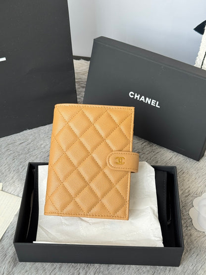 Chanel Black Quilted Leather Compact Wallet With Gold Tone CC Turn - Lock Closure AP3266