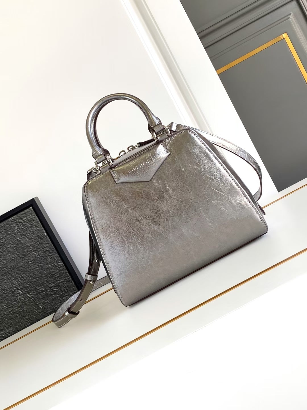 Elegant Givenchy Anyigona Cube Brown Leather Top - Handle Crossbody Bag 1319