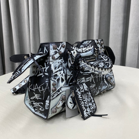 Balenciaga Graffiti - Printed Leather Handbag for Urban Fashion Enthusiasts Style No.385