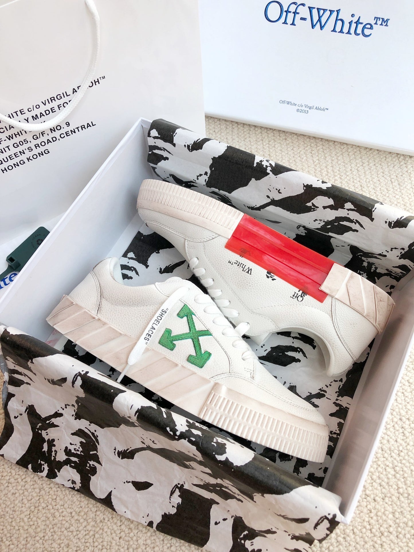 Off-White Arrow Unisex Casual Sneakers