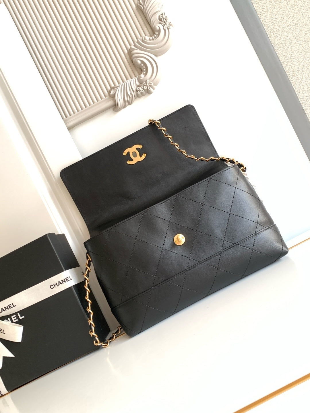 Chanel hobo Black Quilted Leather Handbag With Gold CC Logo And Chain Strap 5637