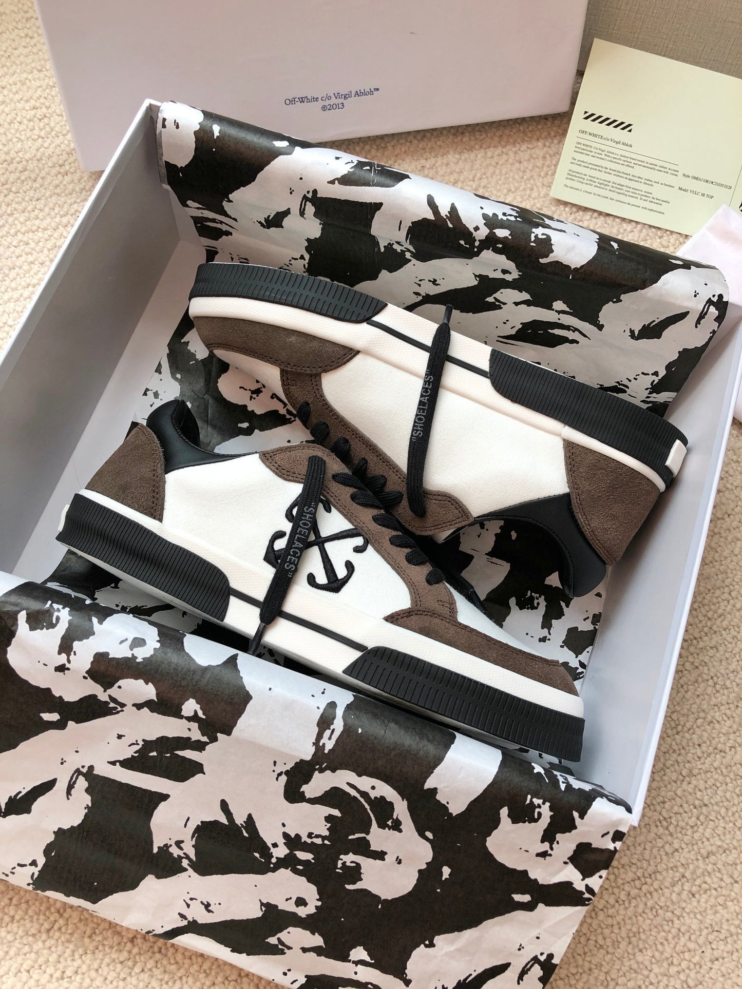 Off-White Arrow Unisex Casual Sneakers