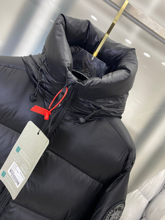 Canada Goose Crofton Puffer Jacket For Ultimate Cold - Weather Comfort