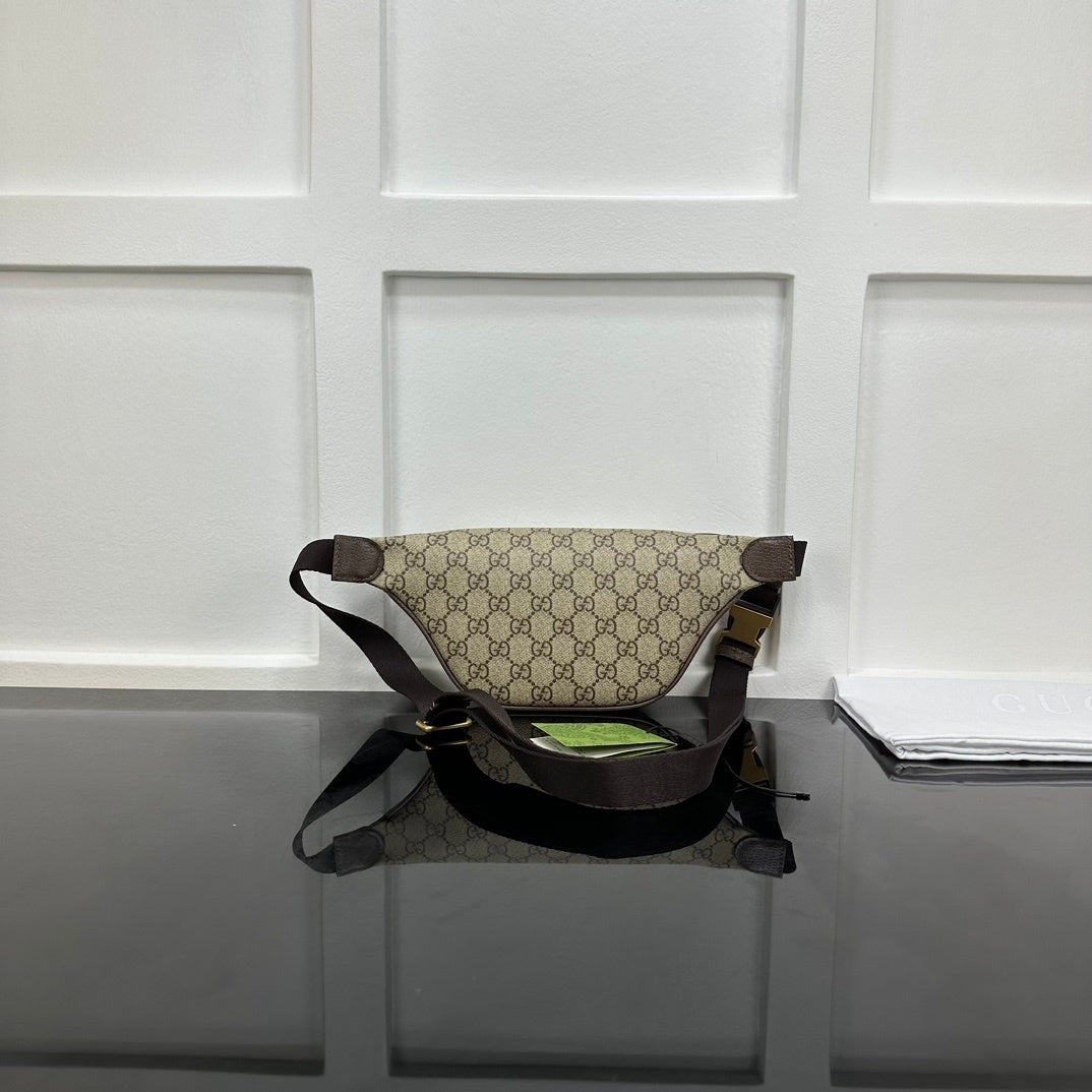 Chic Gucci Fanny Pack with Iconic GG Pattern and Distinctive Stripes for Trendsetters 839106