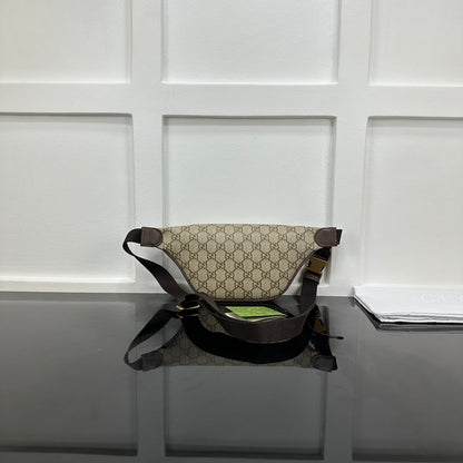 Chic Gucci Fanny Pack with Iconic GG Pattern and Distinctive Stripes for Trendsetters 839106
