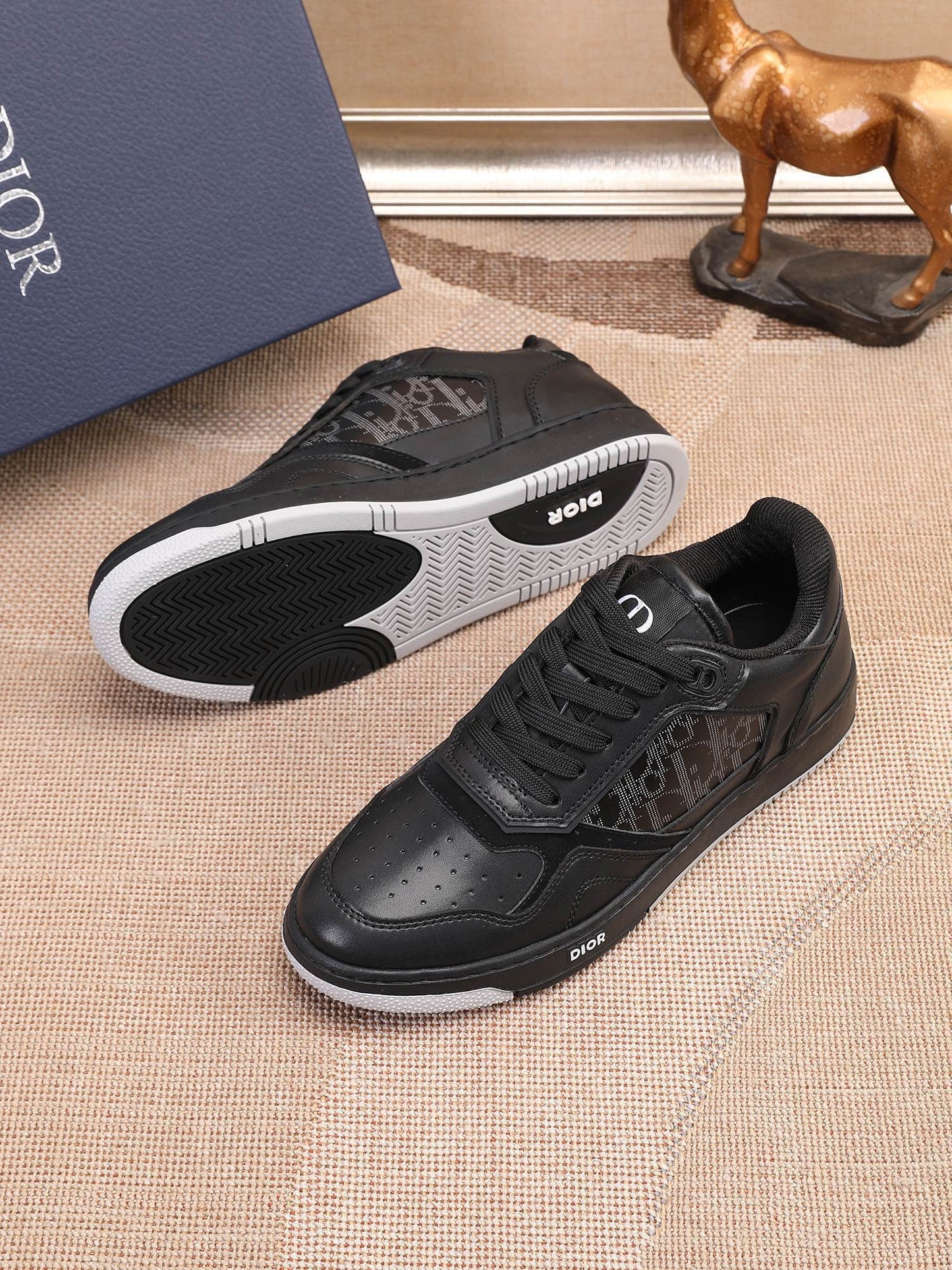 Dior Mens Sneakers Luxury Leather Casual Shoes With Oblique Pattern