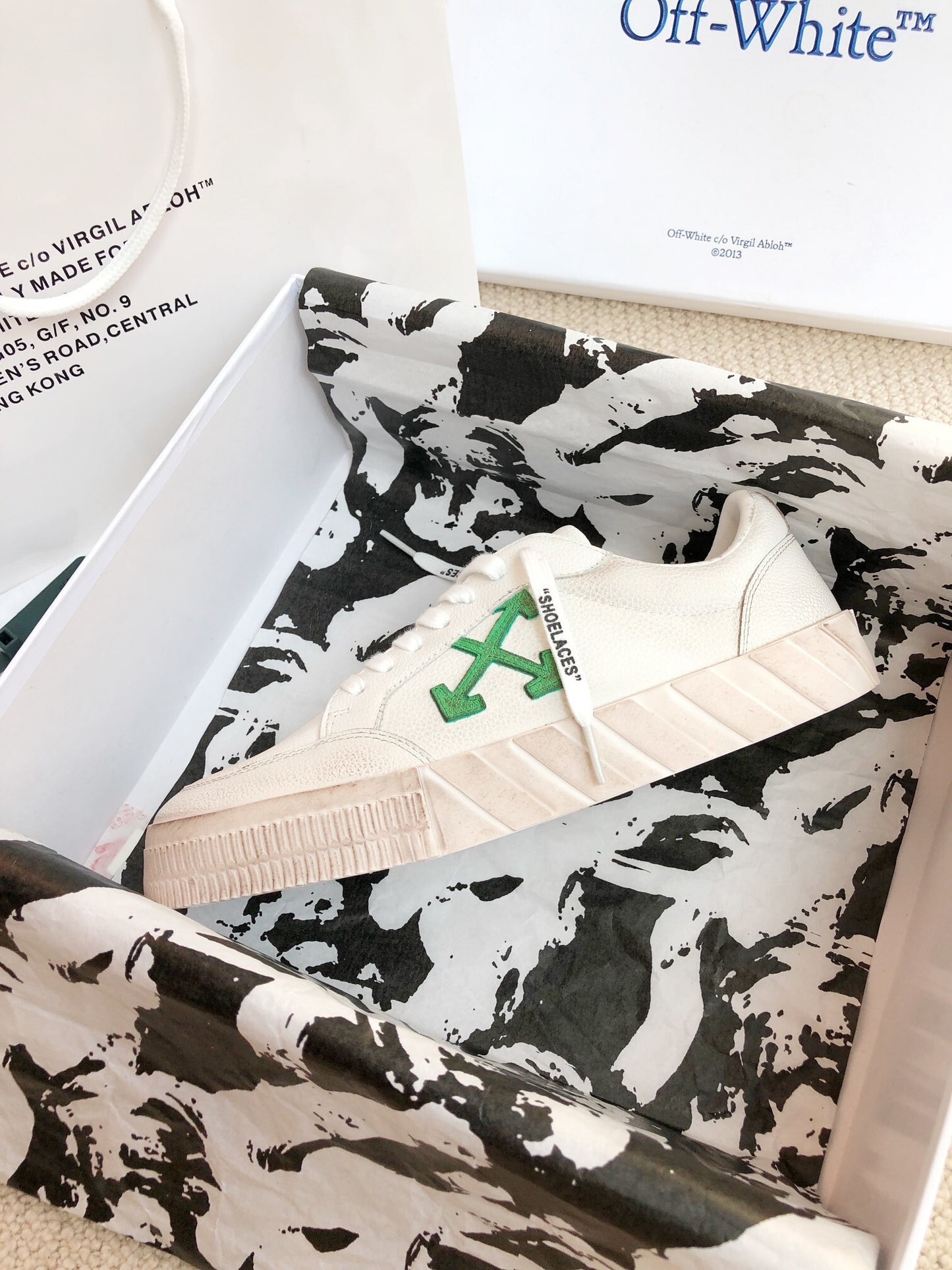 Off-White Arrow Unisex Casual Sneakers