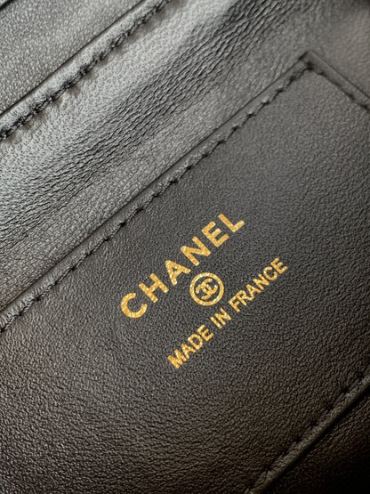 Chanel Black Quilted Leather Belt Bag With Gold CC Logo For Fashionable Looks L4679