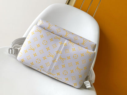 Stylish Louis Vuitton Backpack with Classic Monogram Pattern for Fashion Lovers