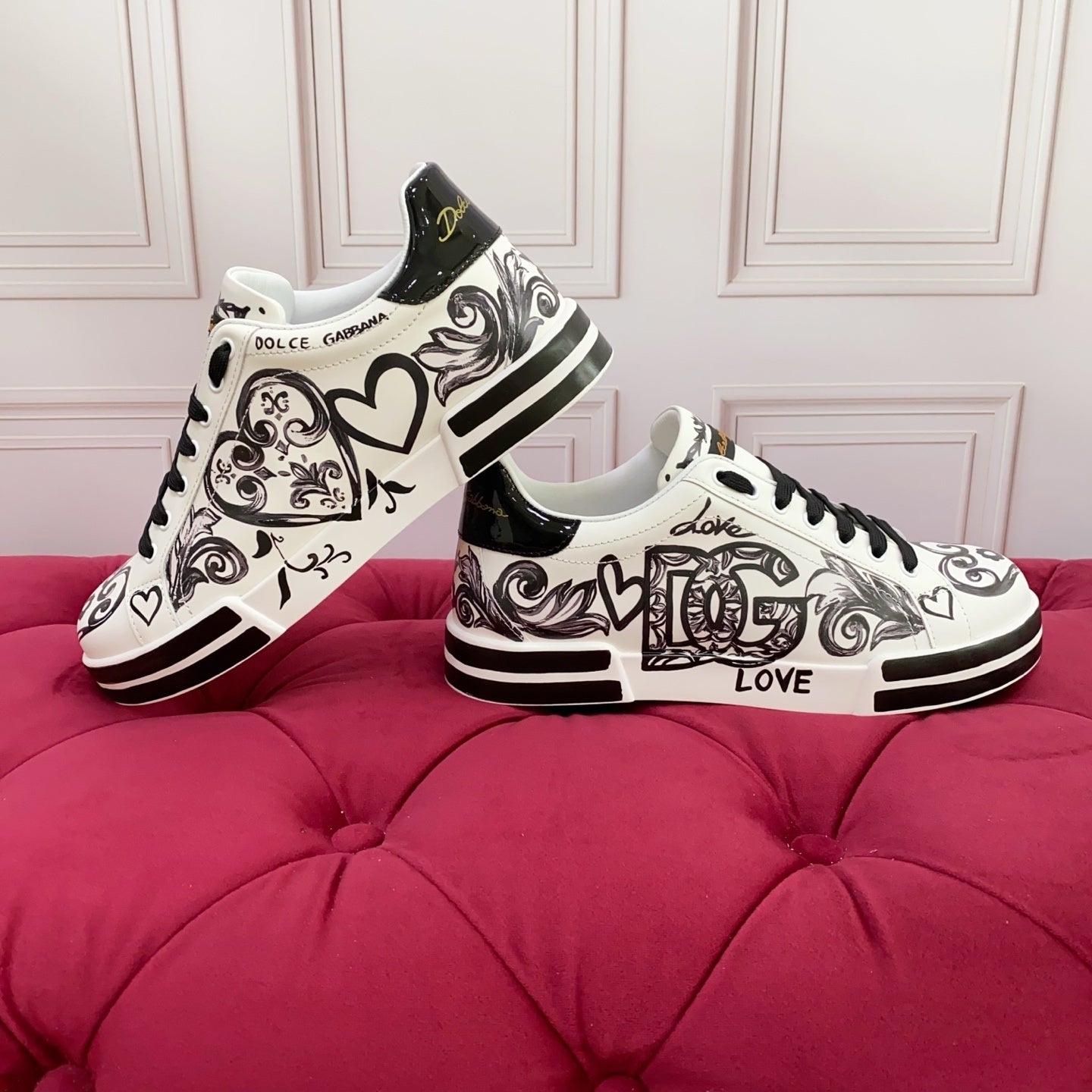 Dolce & Gabbana DG Logo Unisex Casual Sneakers