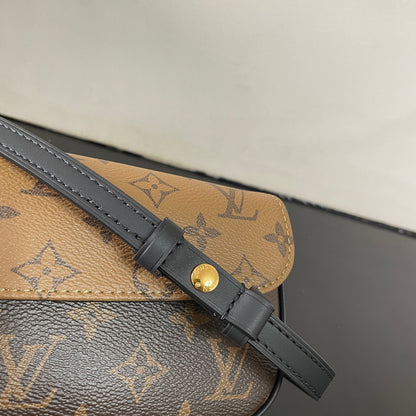 Louis Vuitton Wallet On Chain Ivy Bag Iconic Monogram Design Luxury Crossbody Accessory