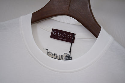 Gucci White/Black Tee With Signature Logo For Timeless Luxury Fashion Enthusiasts