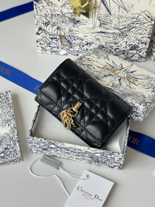 Chic Dior Wallet With Quilted Leather And Gold - Tone Logo Charm S0966ONMJ_M413