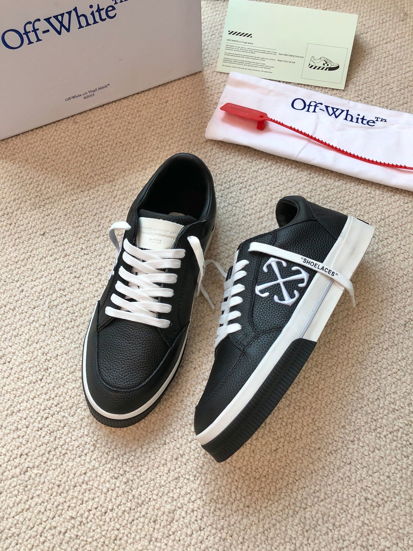 Off-White Arrow Unisex Casual Sneakers