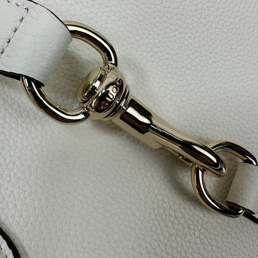 Gucci White Pebbled Leather Top Handle Bag With Silver Tone Hardware And Detachable Strap 795349