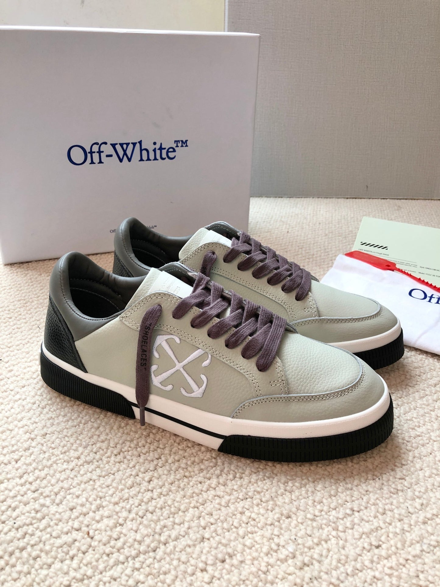 Off-White Arrow Unisex Casual Sneakers