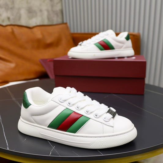 Gucci Unisex Sneakers With Iconic Green And Red Web Stripes