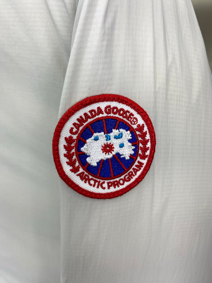 Elegant White Canada Goose Crofton Puffer Jacket for Chilly Days