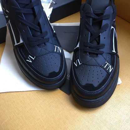 Valentino Unisex Sneakers VLTN Logo Luxury Fashion Sneakers