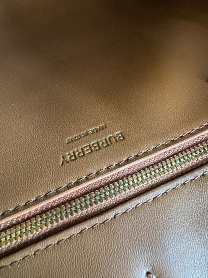 Elegant White/Pink Burberry Handbag With Brown Accents And Signature TB Logo For Sophisticated Style Style No.0441