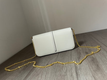 Elegant Fendi Chain Crossbody Bag With Gold - Tone Logo Accent 1121