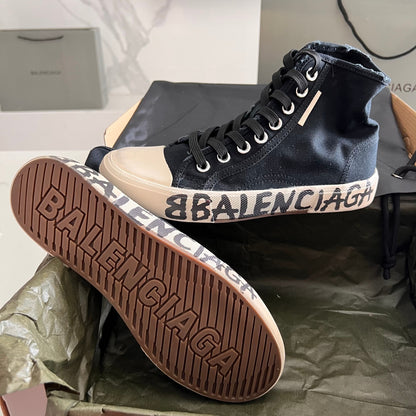 Balenciaga Unisex Black High-Top Canvas Sneakers with Brand Logo Sole for Timeless Luxury Streetwear