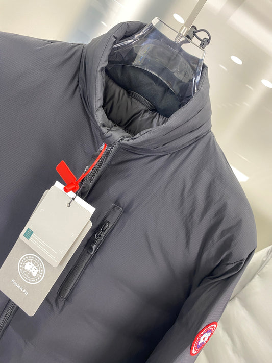Classic Black Canada Goose Crofton Puffer Jacket for All - Season Comfort