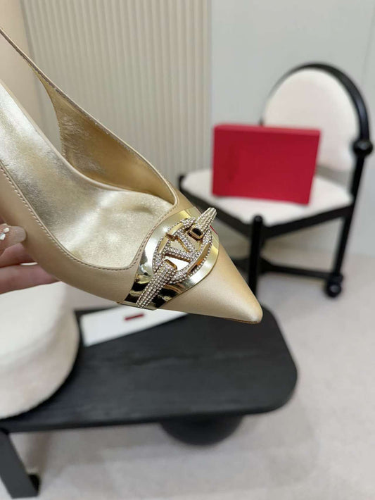 Valentino Women's Pointed Toe Bow High Heels Luxury Patent Leather Pumps