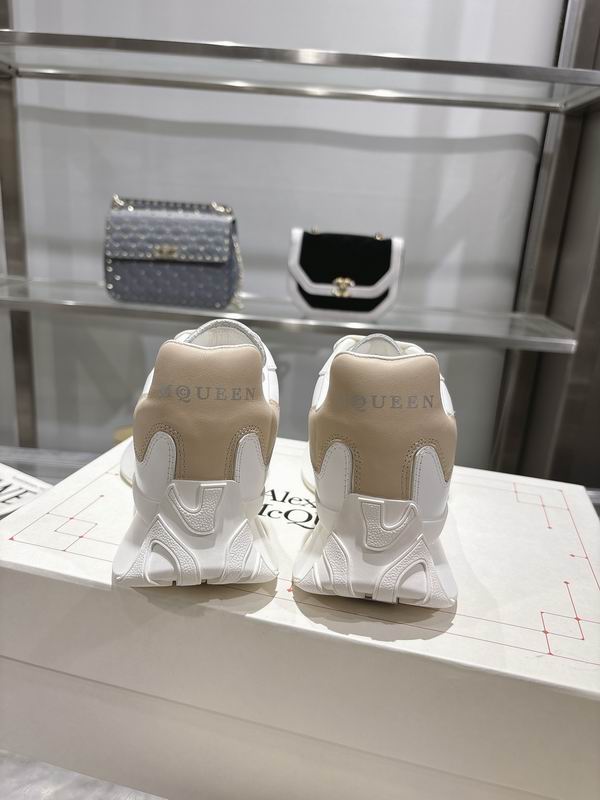 Chic Alexander McQueen Oversized Sneakers In White And Beige For Trendy Outfits