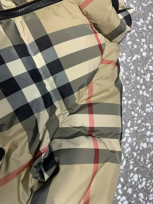 Burberry Classic Check Pattern Cropped Puffer Jacket For Winter Fashion
