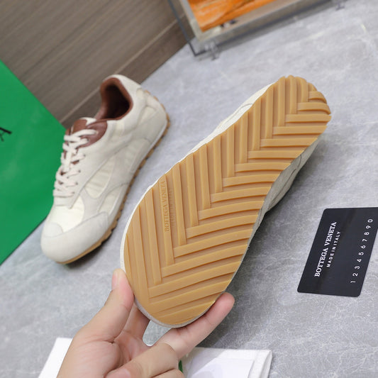 Bottega Veneta White And Black Suede Low - Top Sneakers